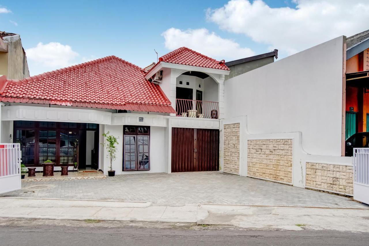 יוגיאקרטה Oyo 3467 White Residence מראה חיצוני תמונה